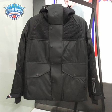 Moncler Down Jacket MC330186