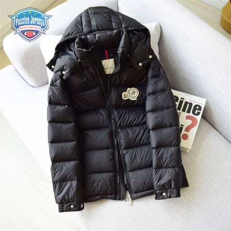 Moncler Down Jacket MC330037