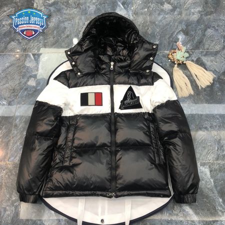 Moncler Gary Down Jacket MC330072