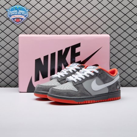 Nike SB Dunk Low Staple NYC Pigeon 304292-011 Unisex