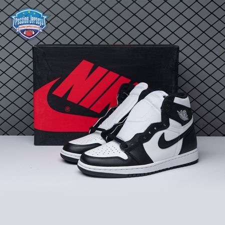 Jordan 1 Retro Black White 555088-010 Unisex