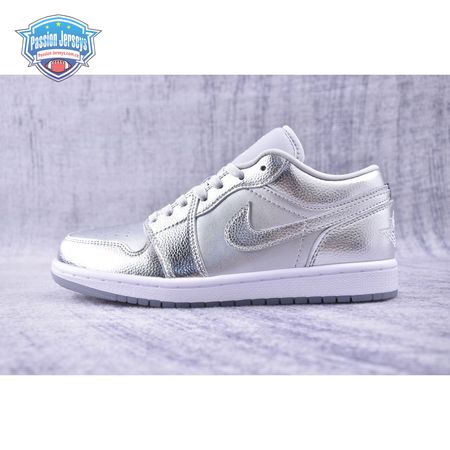 Jordan 1 Low SE Metallic Silver Unisex