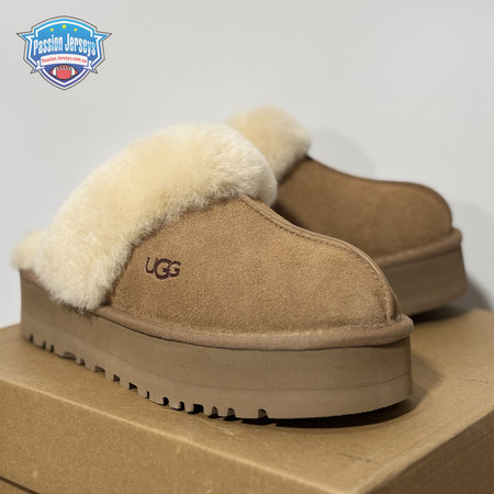UGG Platform Slipper Chestnut