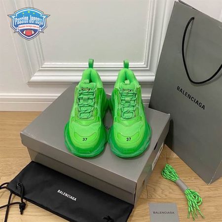 BALENCIAGA MEN'S TRIPLE S SNEAKER CLEAR SOLE - BB196